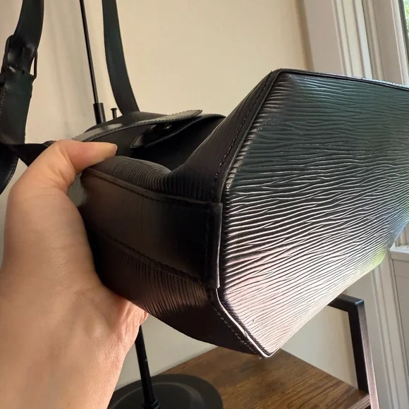 Louis Vuitton Epi Sac De Paule PM Leather Shoulder Bag - Picture 8 of 14